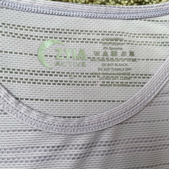 Zyia Luxe Muscle Tank Top - Picture 3 of 5